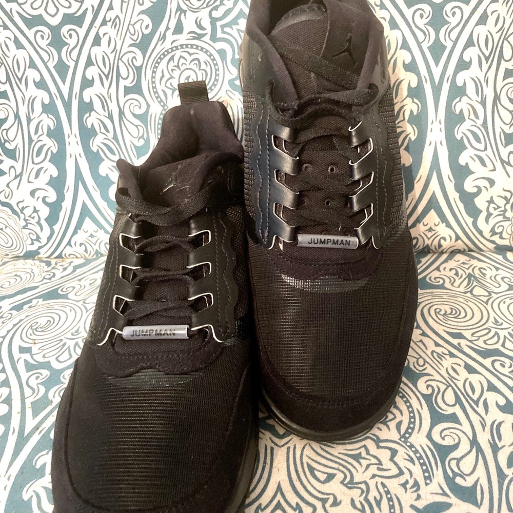NIKE JORDAN MAX 200 BLACKOUT